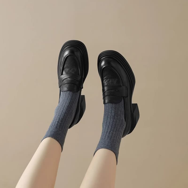 Фото Версия из воловьей кожи ~ Новые женские лоферы в стиле ретро на толстом каблуке, туфли без шнуровки с круглым носком, маленькие кожаные туфли из натуральной кожи для пригородных поездок. 3